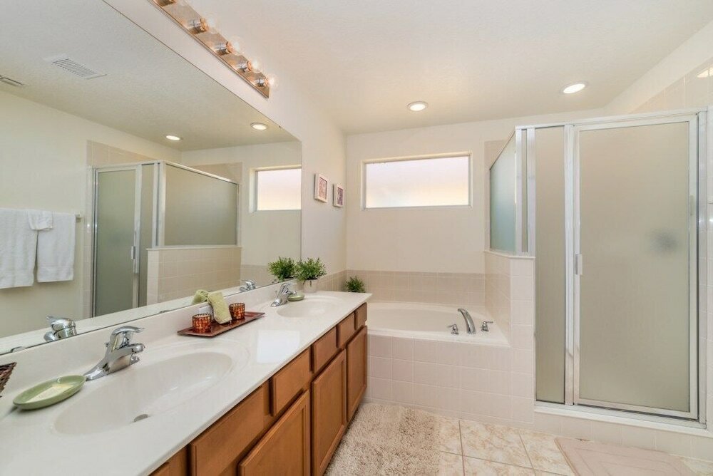 Фото 241 Las Fuentes Drive 6 Bedroom Home