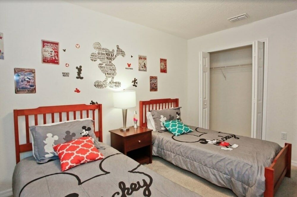 Фото 241 Las Fuentes Drive 6 Bedroom Home