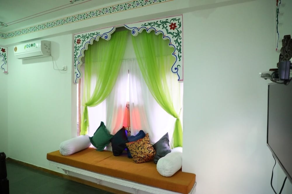 Фото Hotel Dhola Ghat Haweli