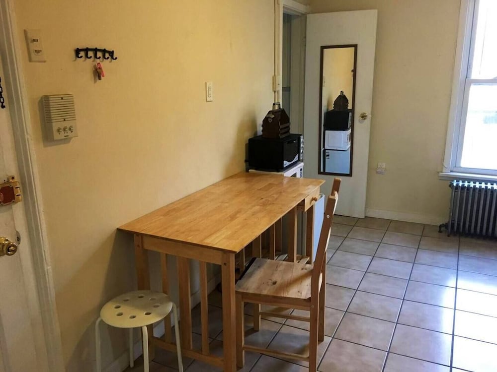 Фото Serene Studio close to Nyc. Walk to shops, Path