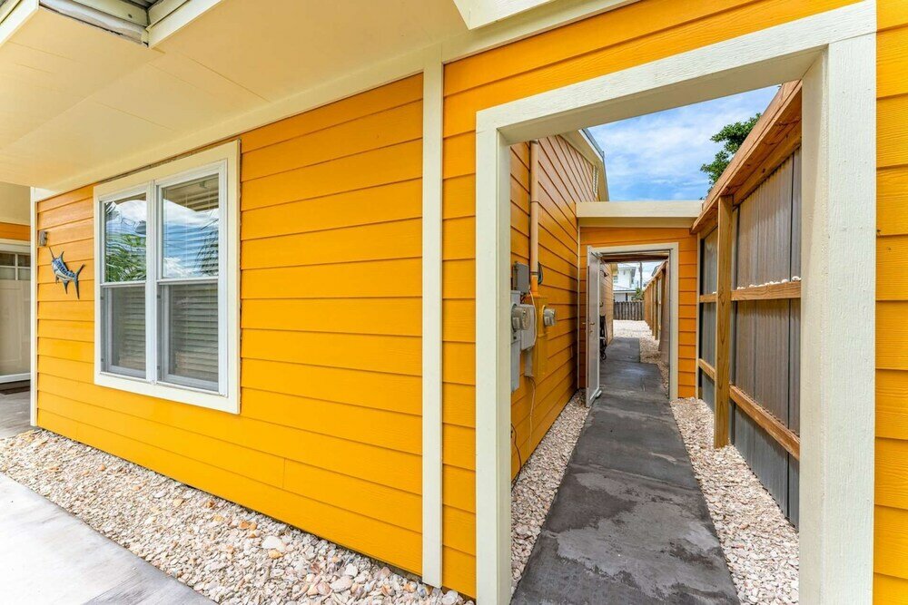 Фото Sunset Escapes B