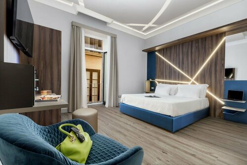 Гостиница Elys Suites в Сорренто