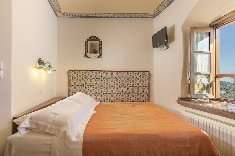 Фото Melanthi Traditional Hotel