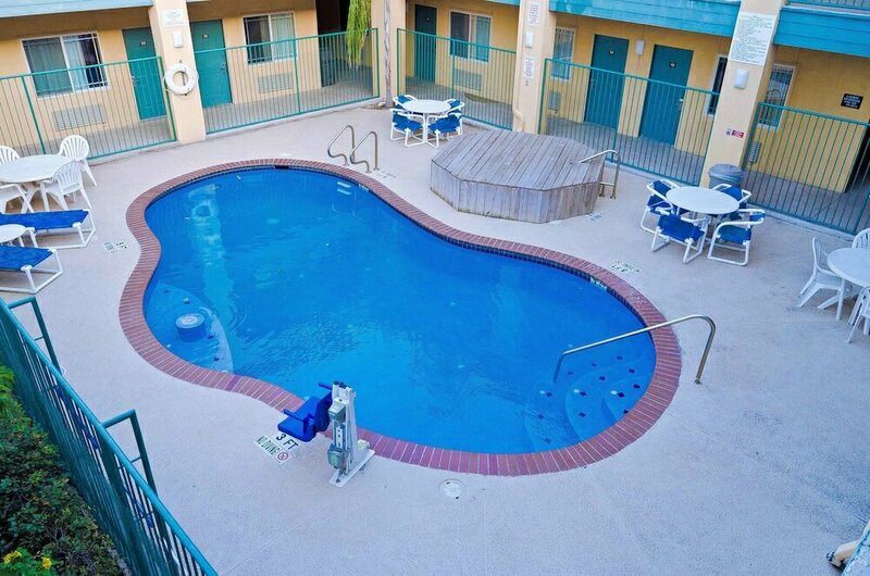 Гостиница Texas Inn and Suites - Rio Grande Valley