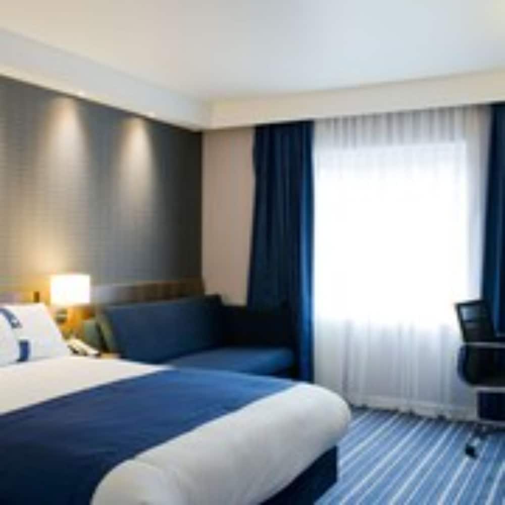 Фото Holiday Inn Express Windsor, an Ihg Hotel