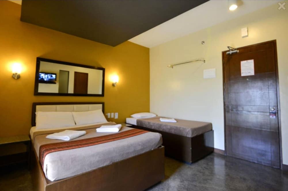 Фото Express Inn - Mactan Hotel