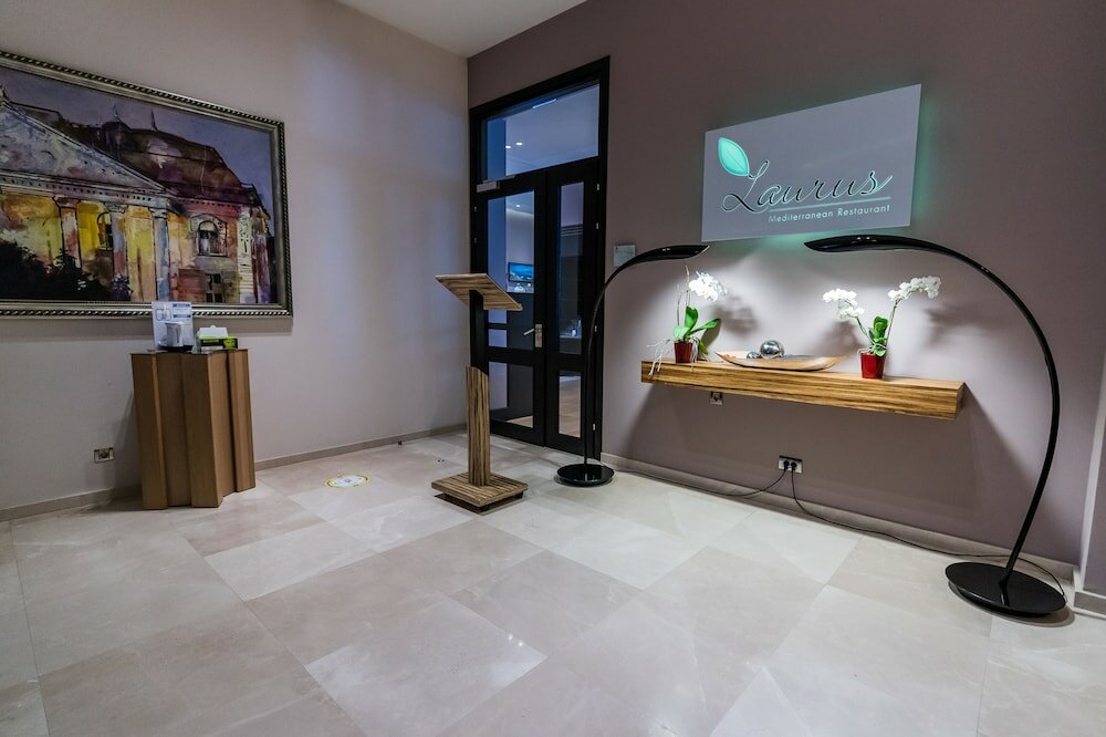 Фото DoubleTree by Hilton Oradea