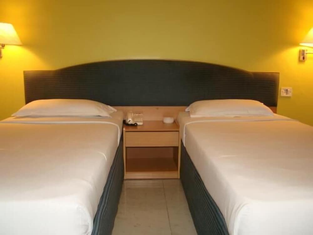 Фото Collection O 28825 Oriental Inn