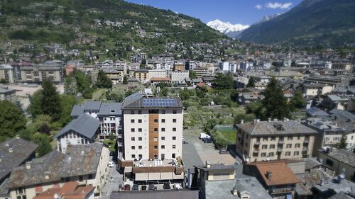 Гостиница Hb Aosta Hotel & Balcony SPA в Аосте