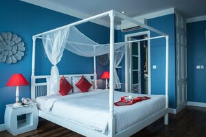 Гостиница Frangipani Royal Palace Hotel