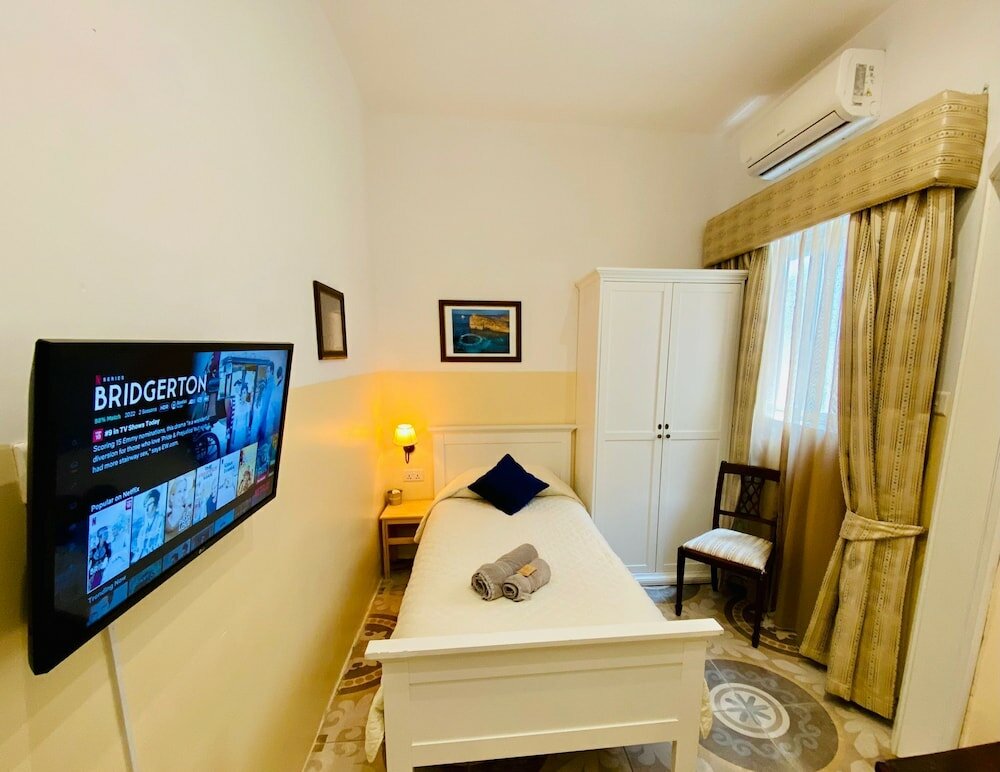 Фото The Maltese Sun