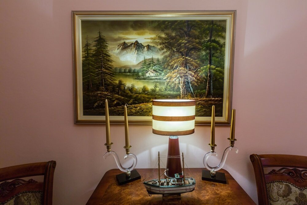 Фото Sidewalk Apartment