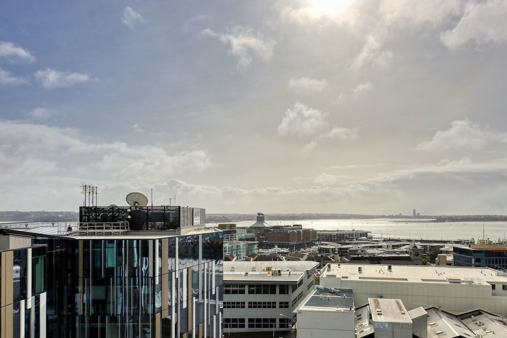 Фото Ramada Suites by Wyndham Victoria Street West