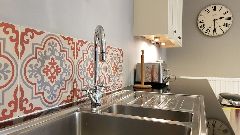 Фото Authentic Central 3-Bedroom Apartment