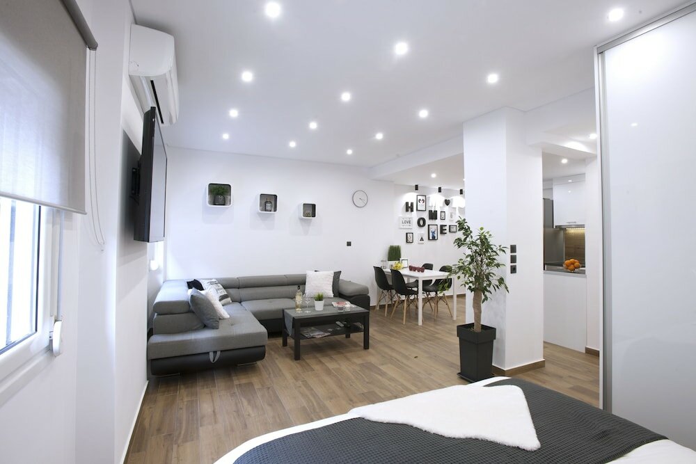Фото Α Koukaki, Modern Newly Refurbished Apartment
