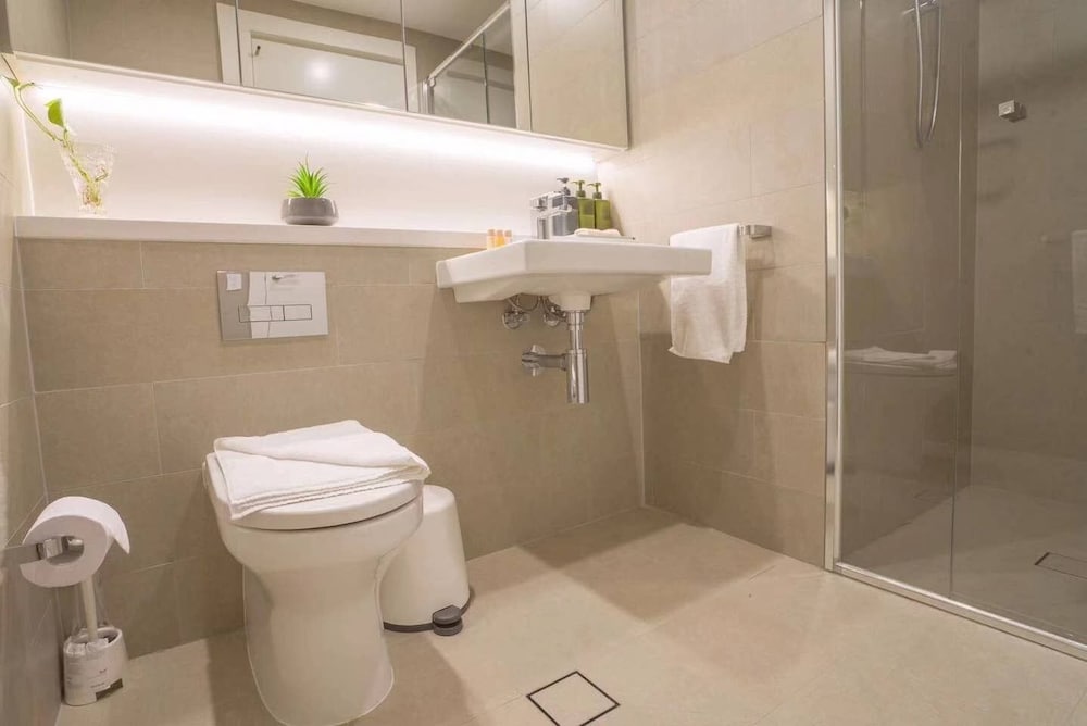 Фото Luxury Skyrise 2bed2bath Apt in Olympic Park