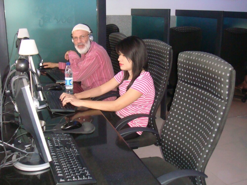 Фото RedDoorz Plus @ Poblacion Makati