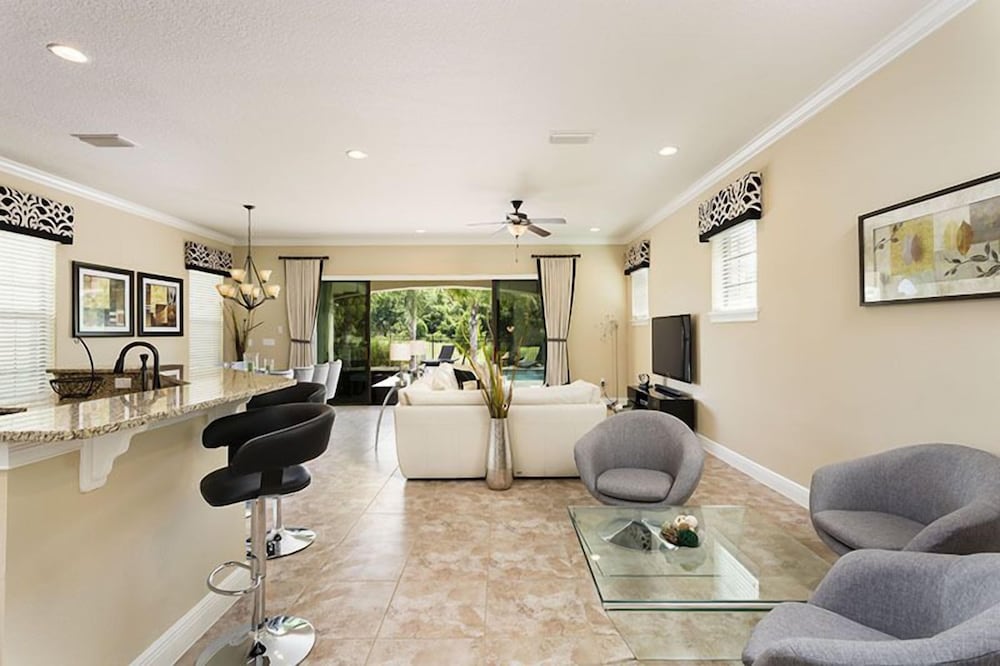 Фото 5 Bed 5 Ba Villa with Game Room, Pool & SPA