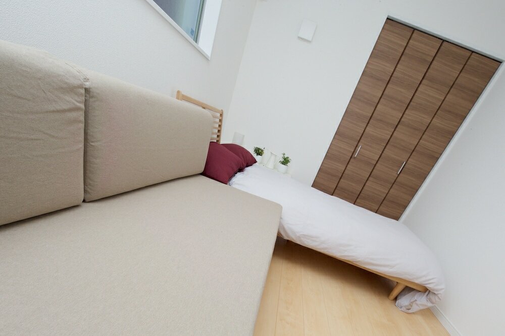 Фото Nishi-Sugamo Guest House. 2min to Nishi-Sugamo Sta. 13min to Ikebukuro Sta