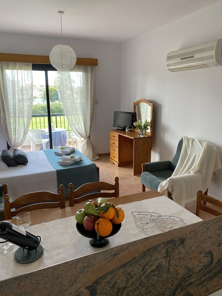 Фото Seashell Apartments