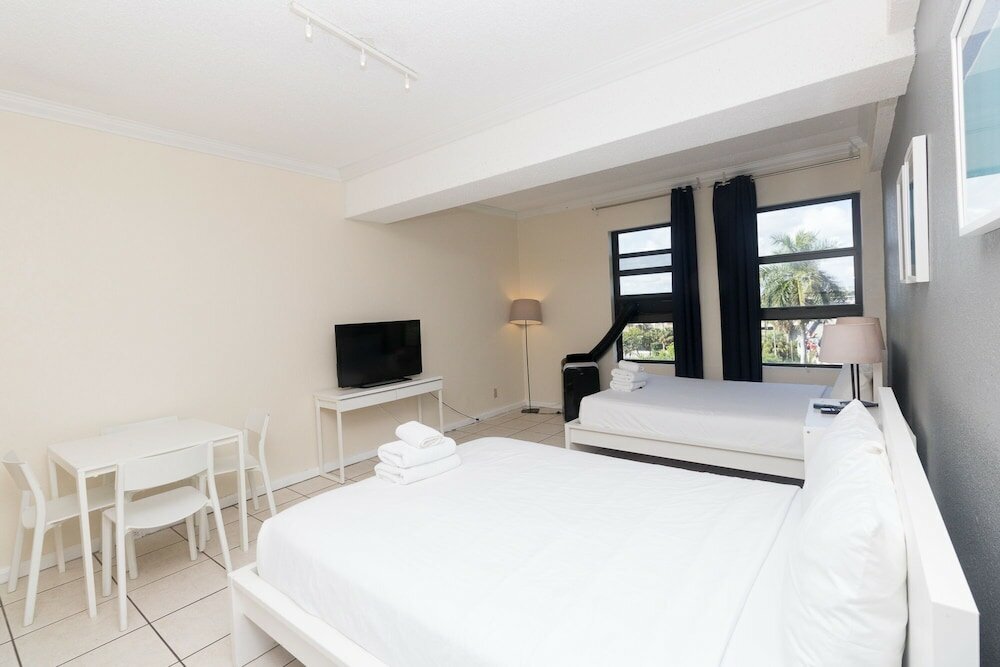 Фото 549 City View Hollywood Beach