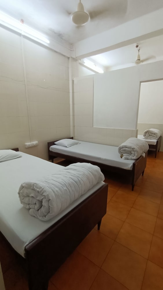 Фото Hotel Saluja