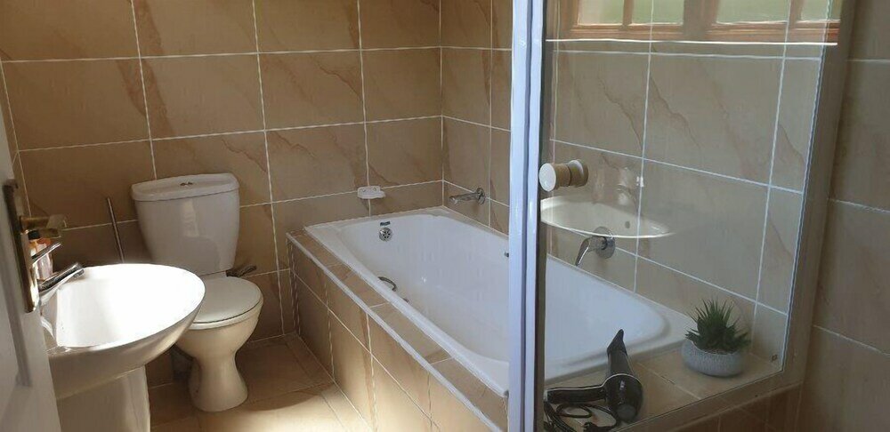 Фото High Grove Cottage