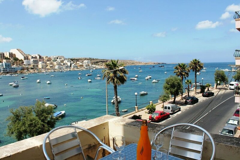 Гостиница Blue Harbour 1 Seafront Holiday 2-bedroom Apartment With Terrace St Pauls Bay