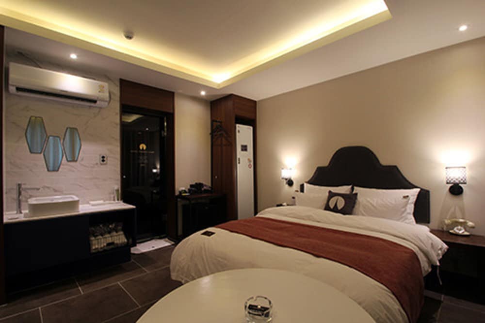 Фото Hotel Frenchcode