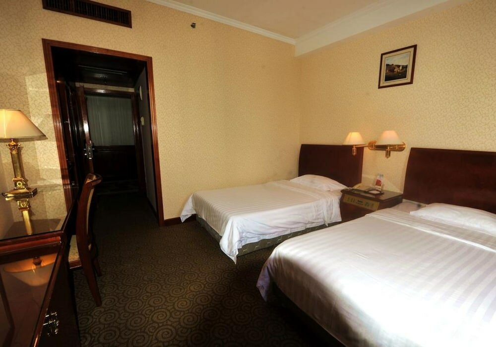 Фото Five Rams City Hotel