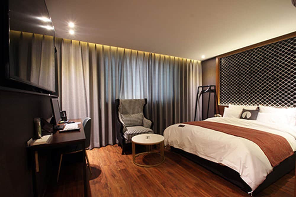 Фото Hotel Frenchcode