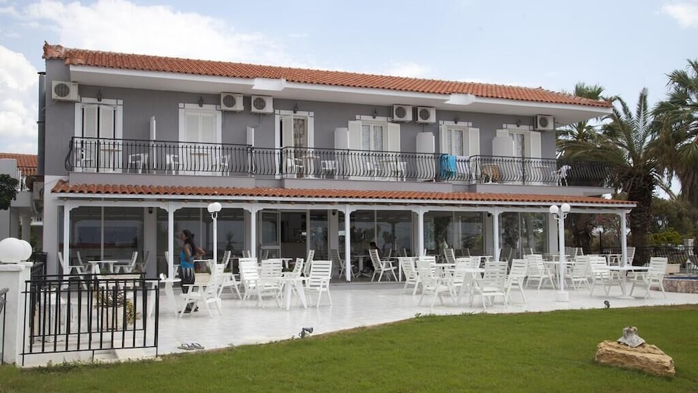 Фото Blue Horizon Hotel