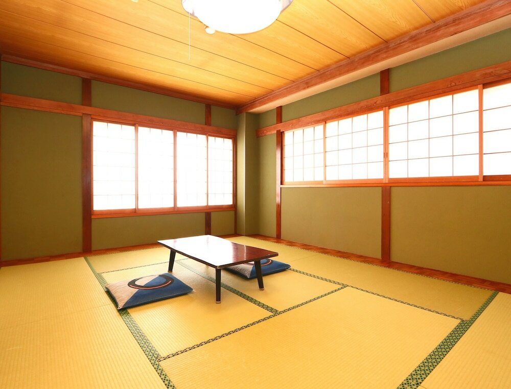 Фото Sports Inn Aoyama Dori