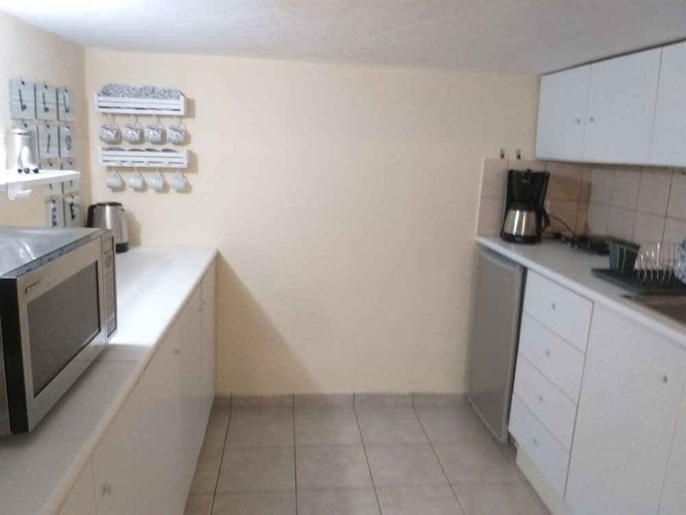 Фото Urban Minimalist Studio Apt. near Pagrati Park