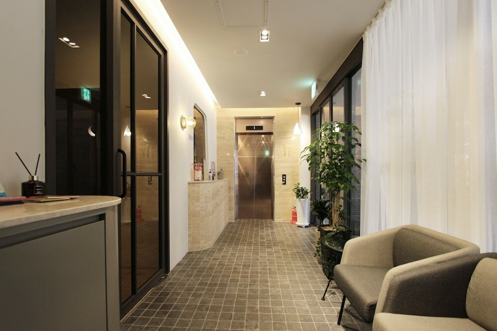 Фото Seven Bricks Hotel