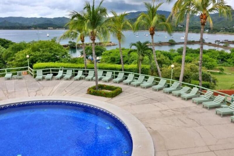 Гостиница Hotel Room-style Ocean-view Unit in Flamingo With Pool