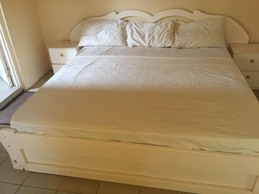 Фото One World Village Guesthouse