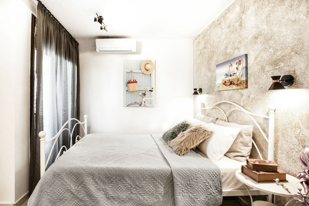 Фото Asprolithos Studios