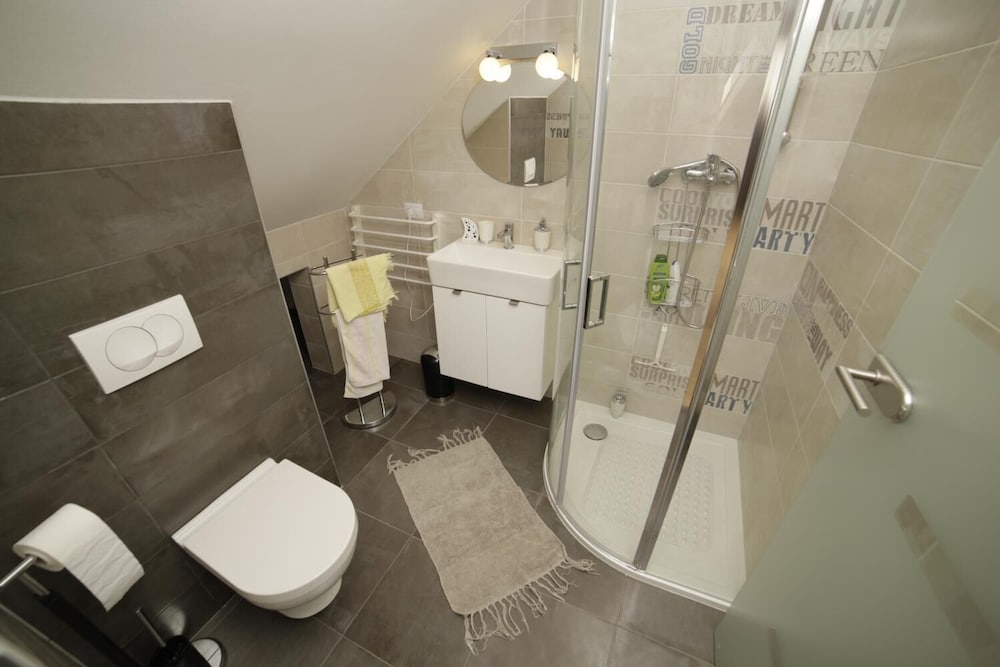 Фото Apartment F9