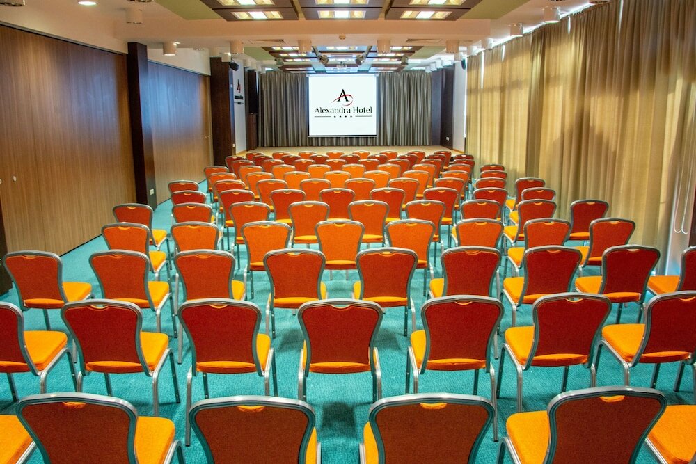 Фото Alexandra Business Hotel