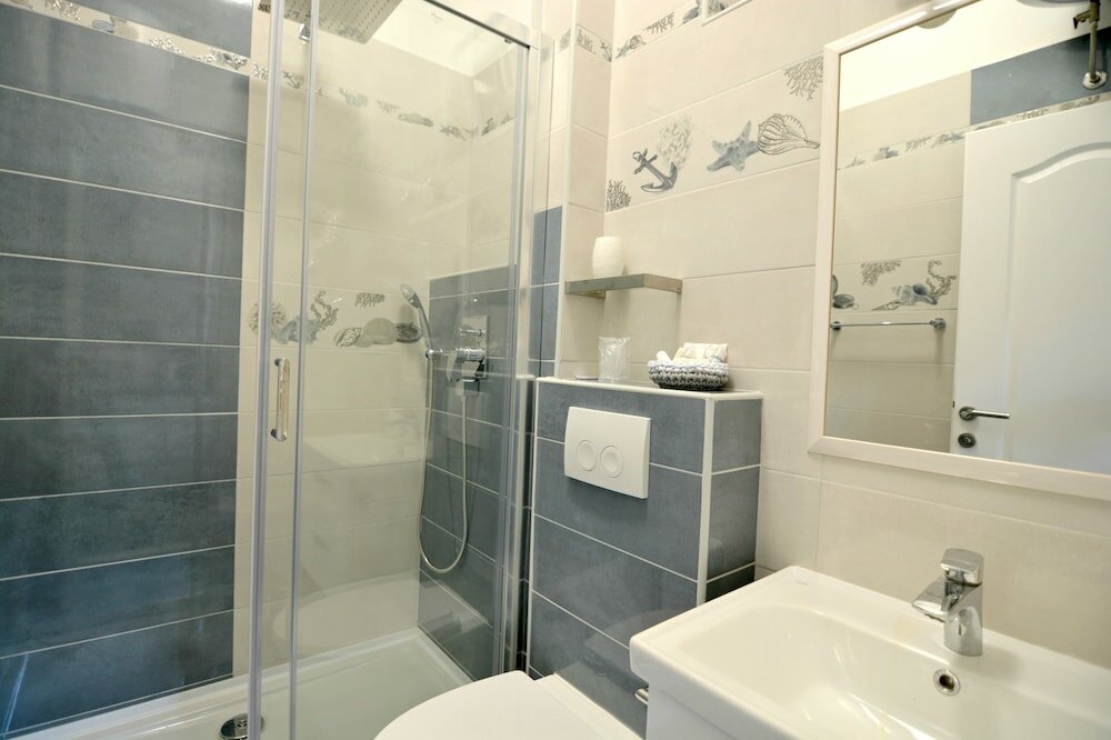 Фото Greystar & Bluestar