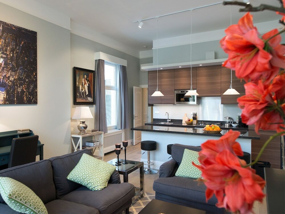 Фото BizStay Park Central Apartments