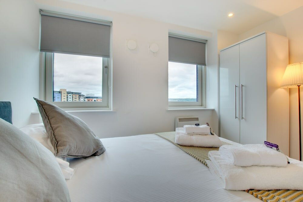 Фото Week2Week City Centre 5th Floor Apartment