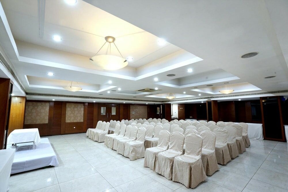 Фото Hotel Geetha Regency