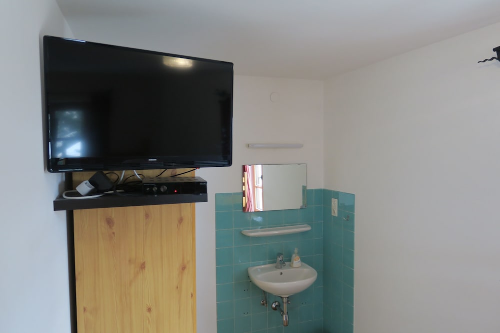 Фото SnowBunnys BackPackers Hostel