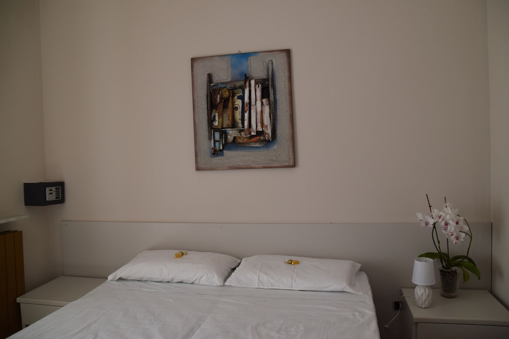 Фото Hotel Rafe'