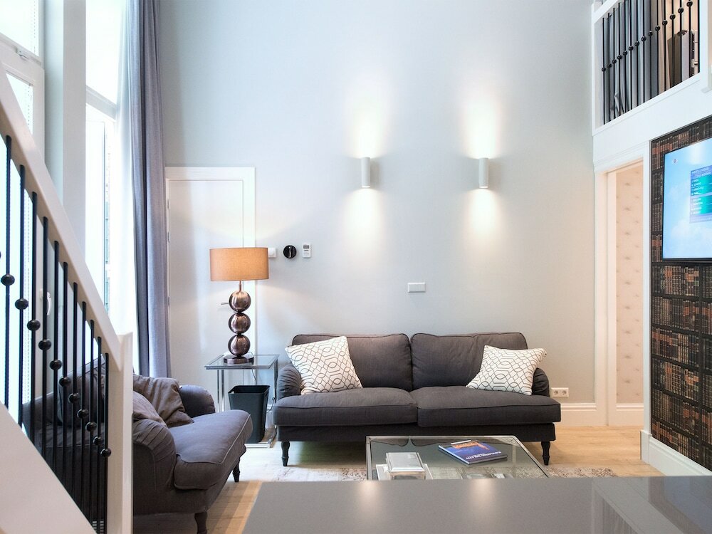 Фото BizStay Park Central Apartments