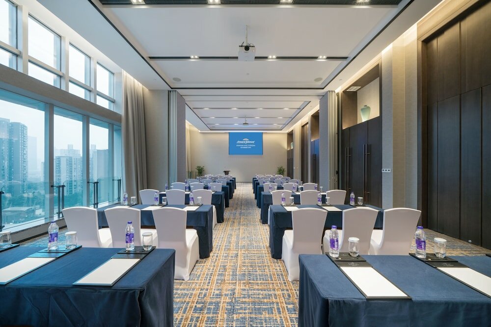 Фото Howard Johnson Wyndham Downtown Hotel Chongqing