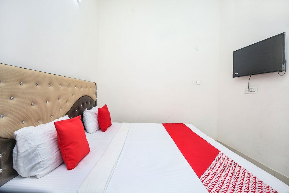 Фото Oyo 24851 Hotel R Continental