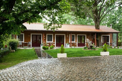 Гостиница Vila Dos Castanheiros в Округе Сантарен